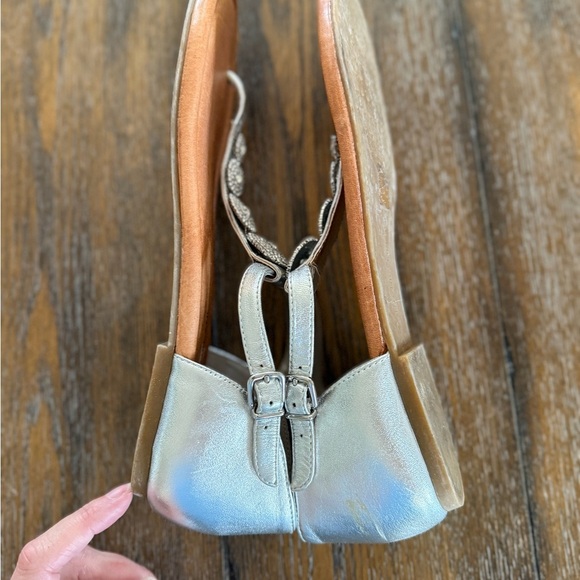 Antonia Melani Women’s Silver Embellished Flat Sandals Size 9.5 - Picture 8 of 10